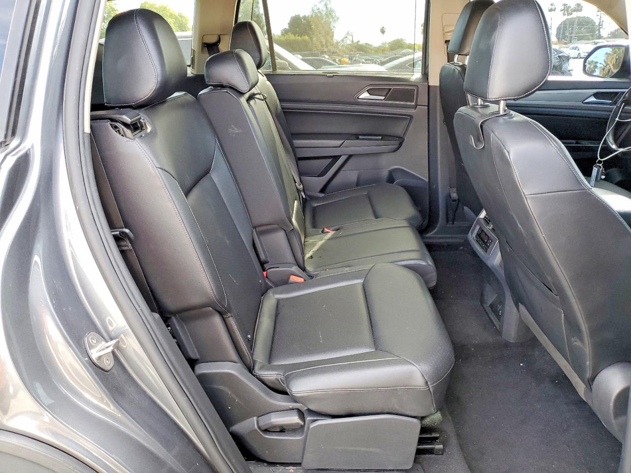 2018 VOLKSWAGEN ATLAS SE photo 31