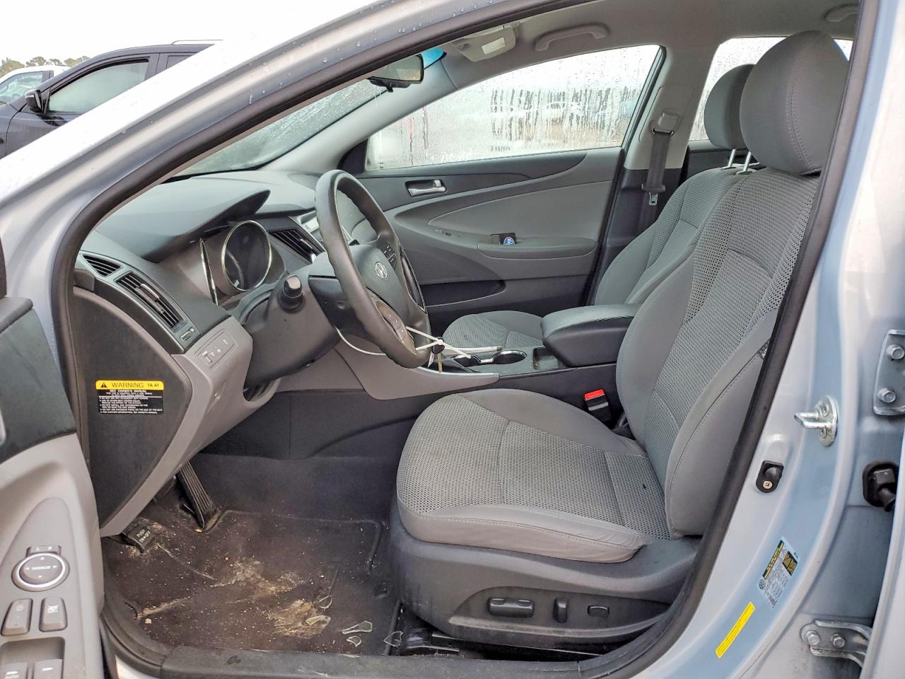 2012 HYUNDAI SONATA GLS photo 13