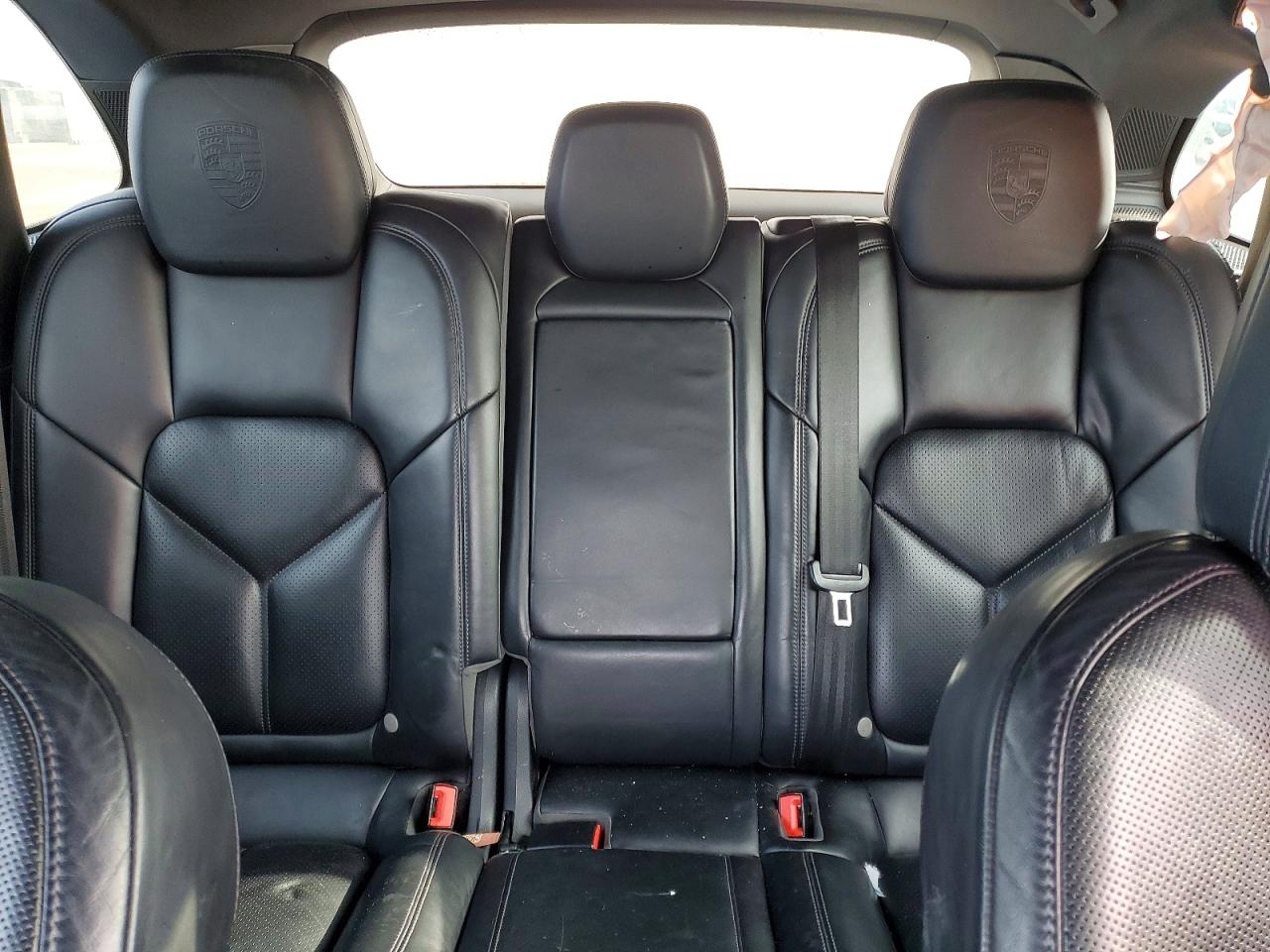 2018 PORSCHE CAYENNE photo 10