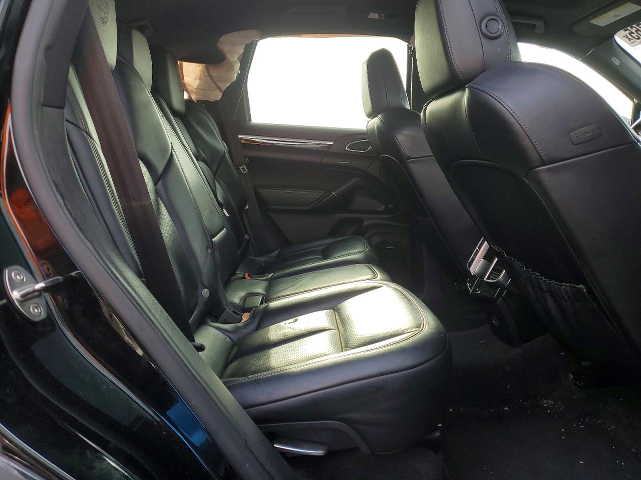 2018 PORSCHE CAYENNE photo 11