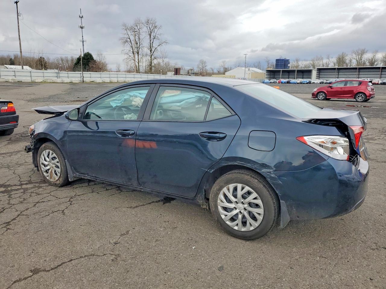 2017 TOYOTA COROLLA LE photo 3