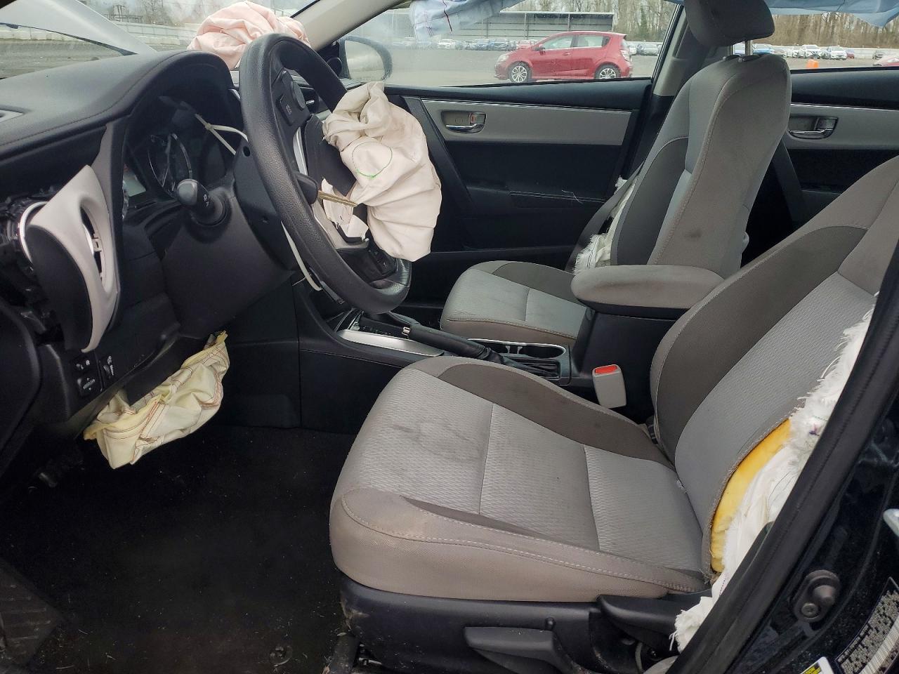 2017 TOYOTA COROLLA LE photo 13
