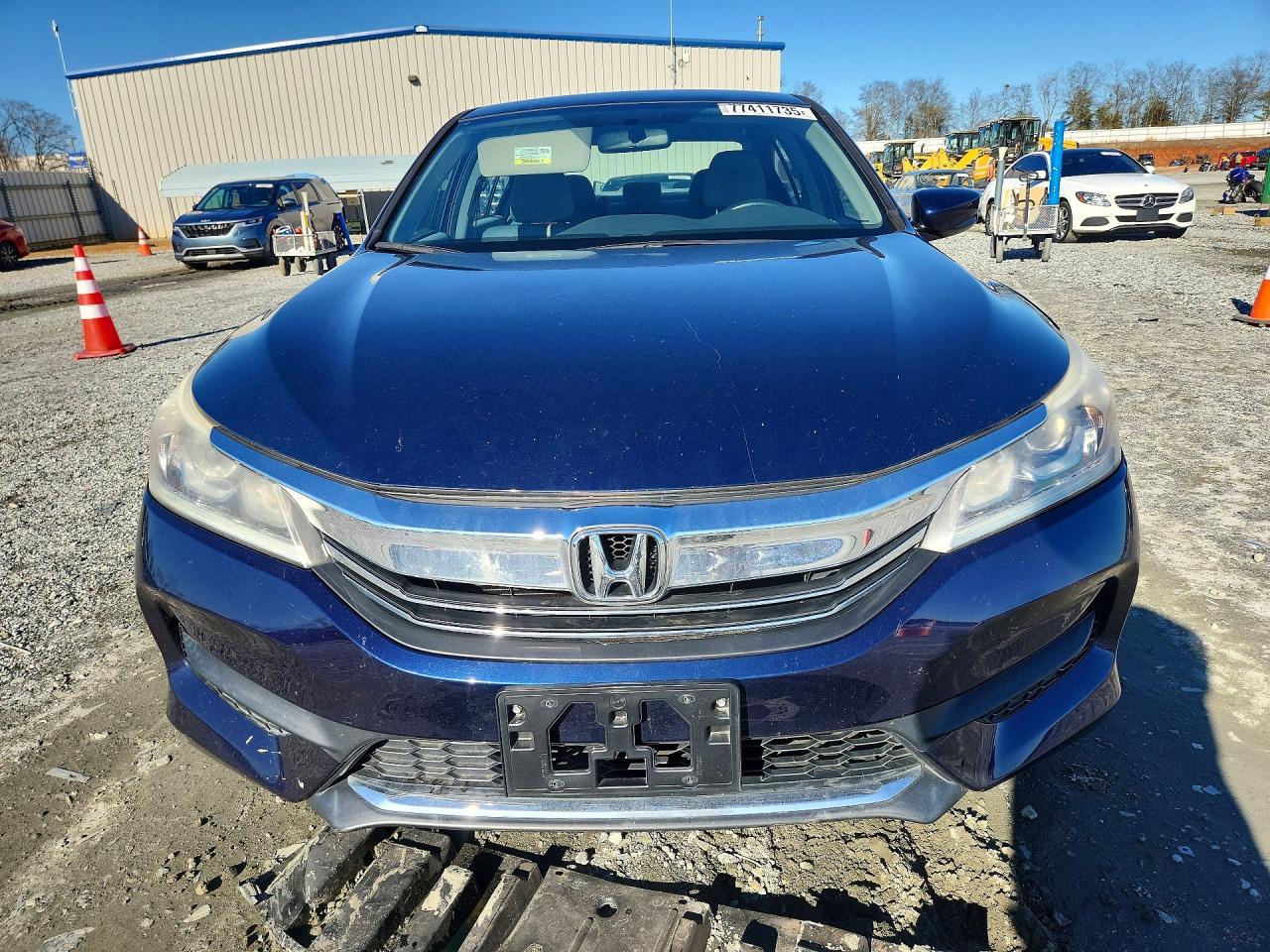2017 HONDA ACCORD LX photo 9
