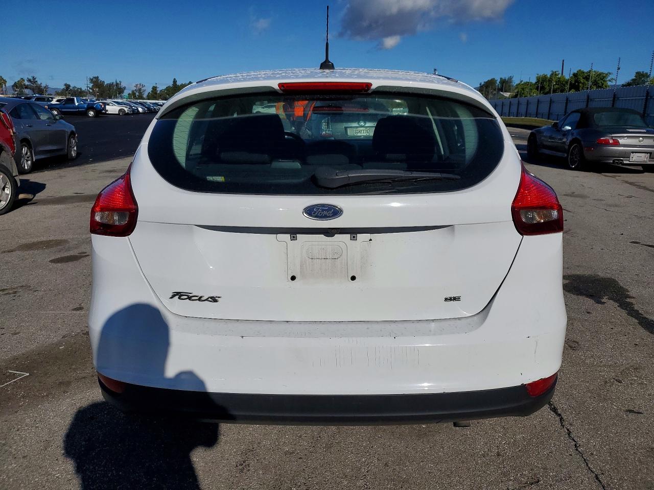 2018 FORD FOCUS SE photo 6