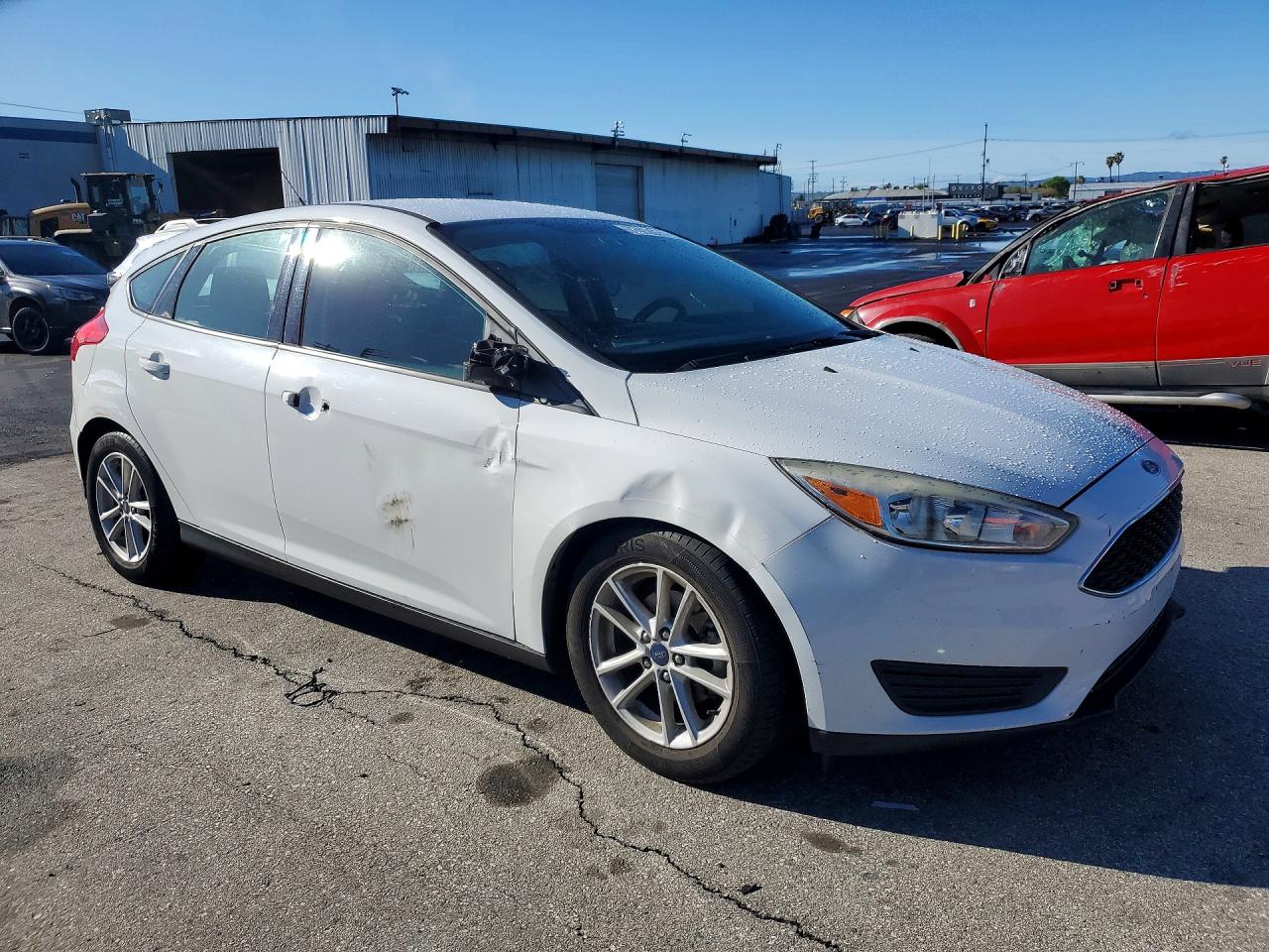 2018 FORD FOCUS SE photo 4