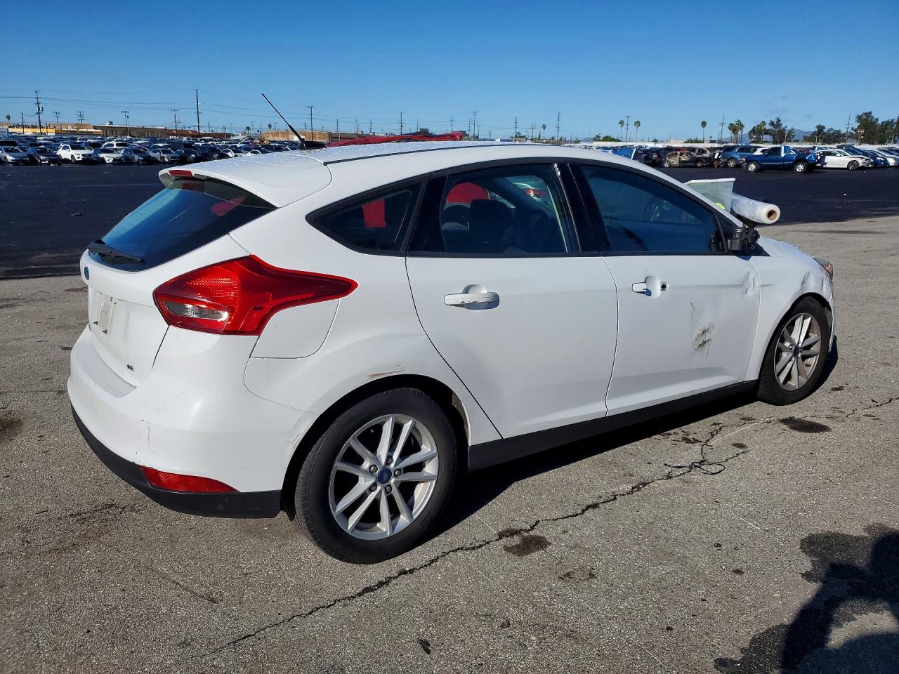 2018 FORD FOCUS SE photo 3