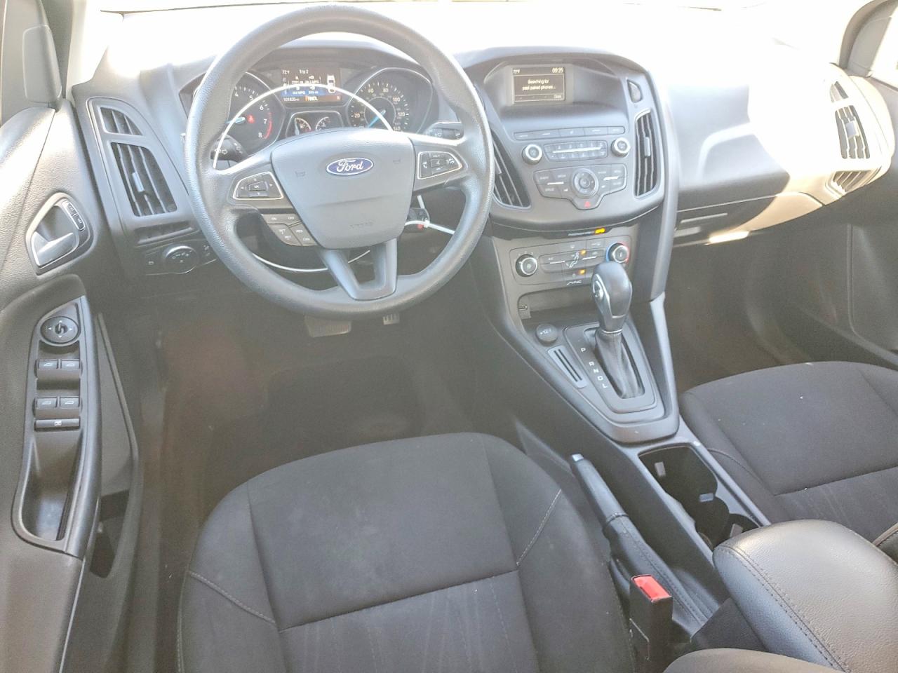 2018 FORD FOCUS SE photo 8