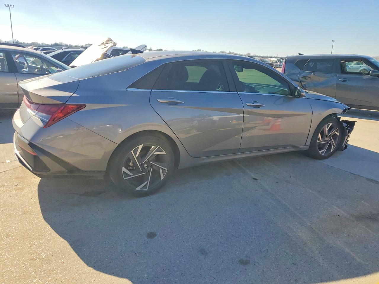 2024 HYUNDAI ELANTRA SEL photo 5