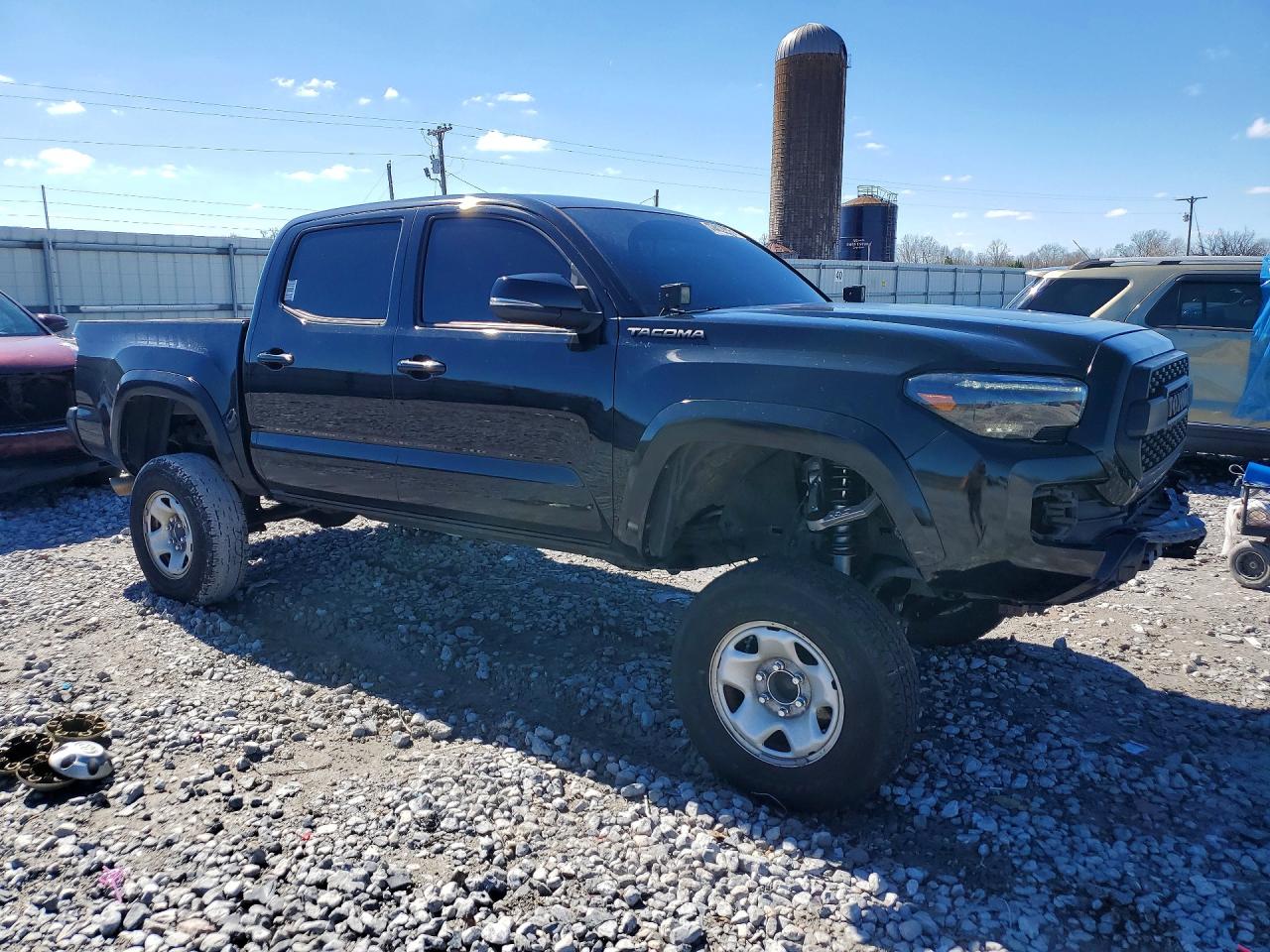 2017 TOYOTA TACOMA TRD OFF-ROAD photo 10