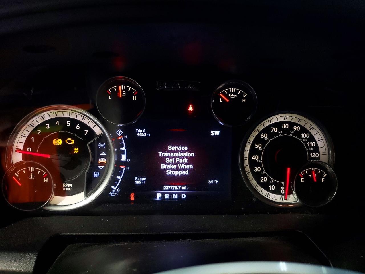 2016 RAM 1500 SLT photo 9