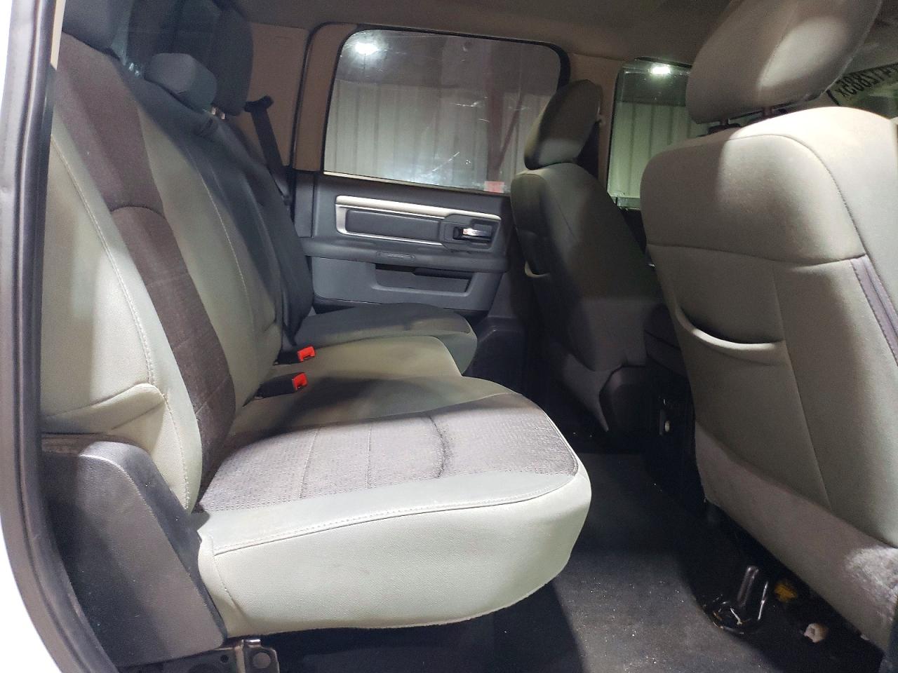 2016 RAM 1500 SLT photo 10