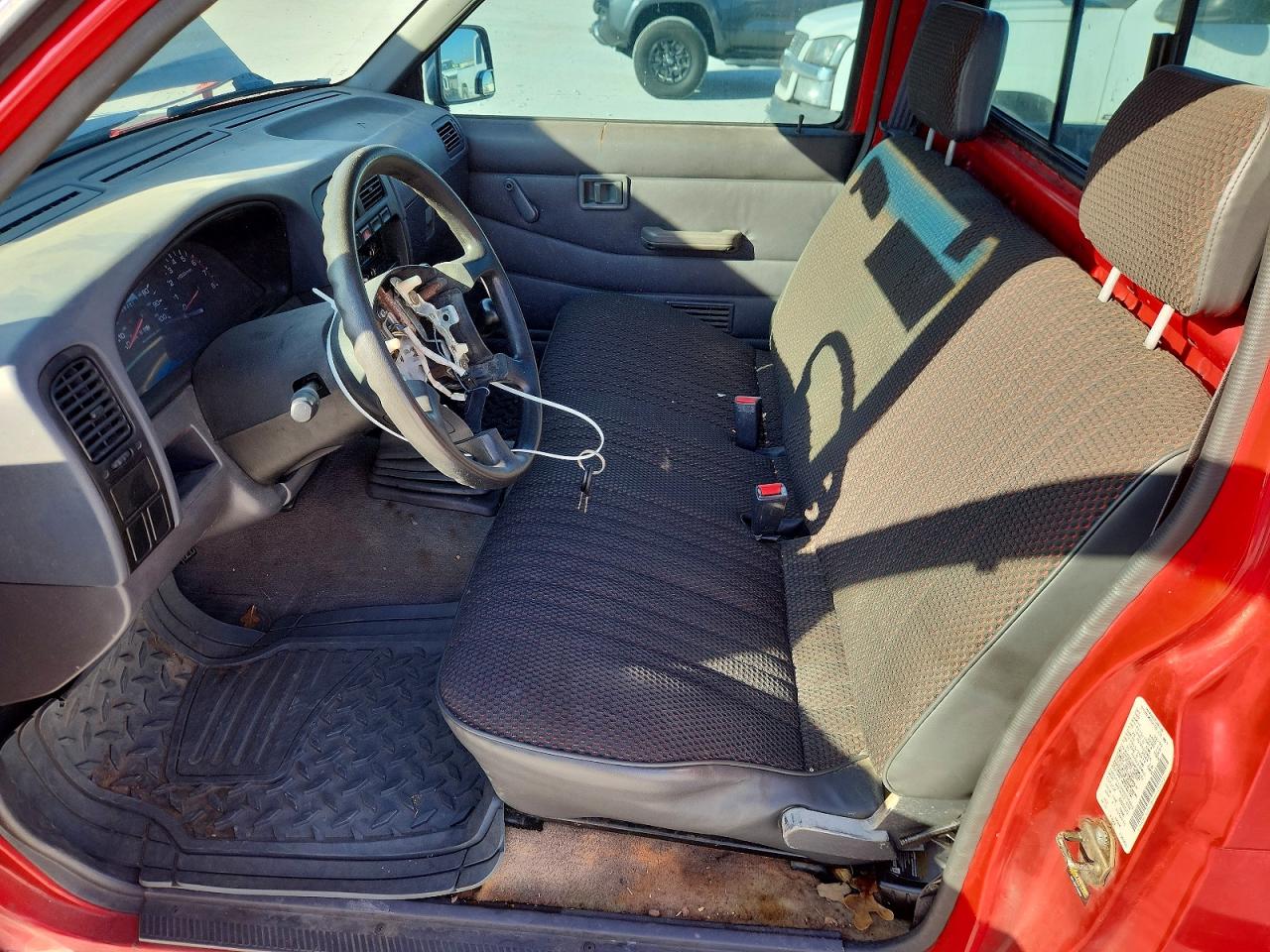 1997 NISSAN TRUCK BASE photo 13