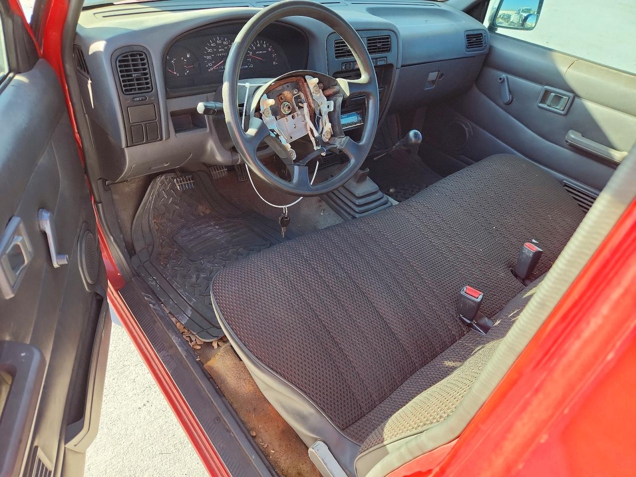1997 NISSAN TRUCK BASE photo 15