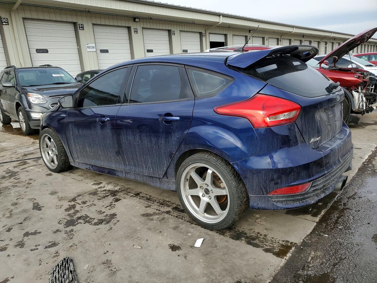 2017 FORD FOCUS ST photo 2