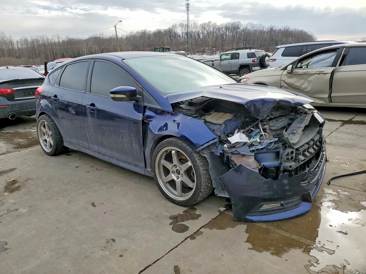 2017 FORD FOCUS ST photo 4