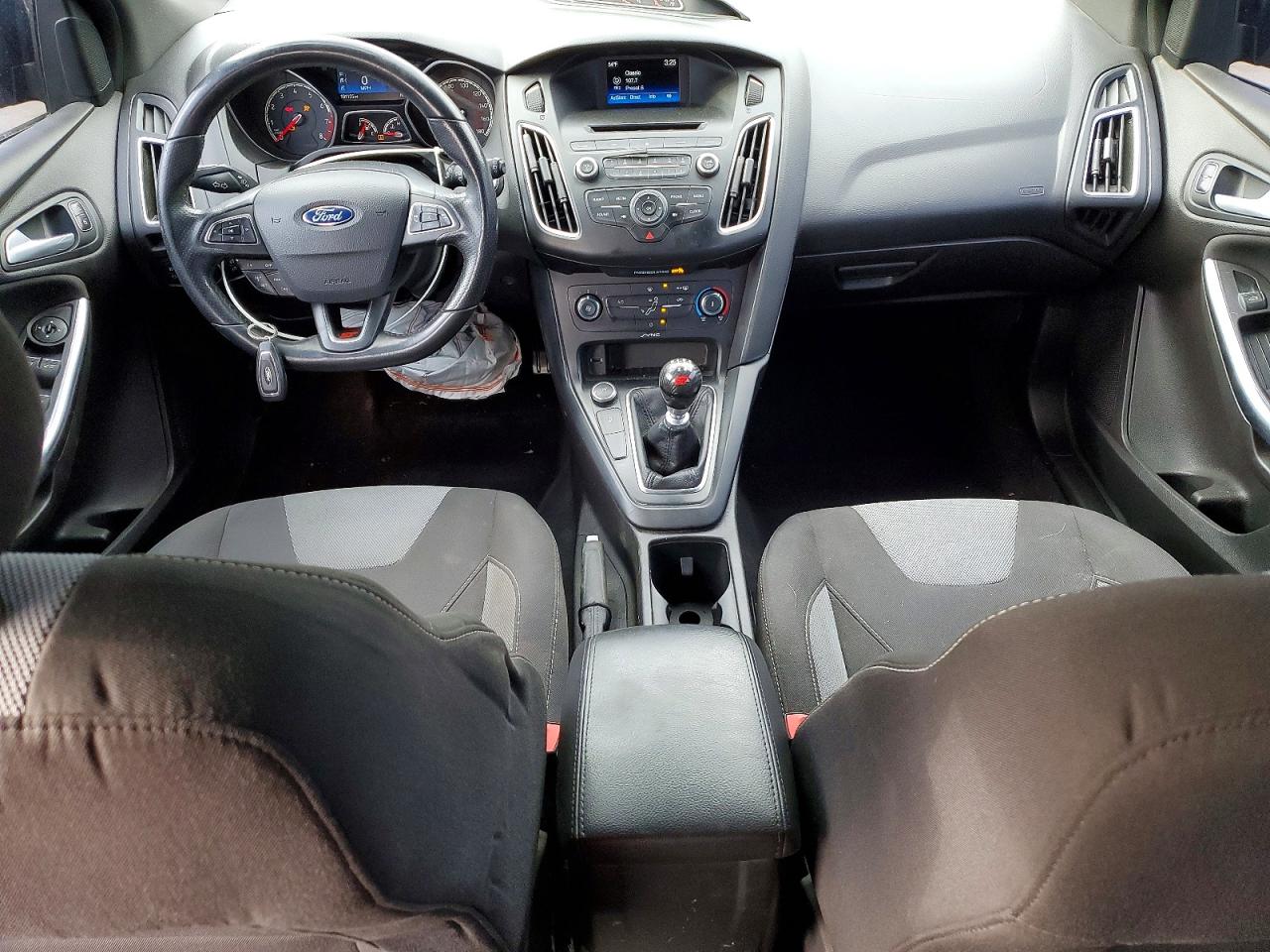 2017 FORD FOCUS ST photo 8