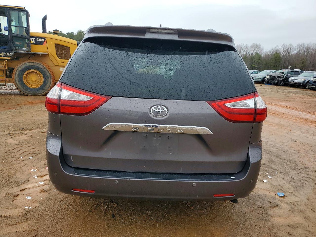 2016 TOYOTA SIENNA XLE photo 6