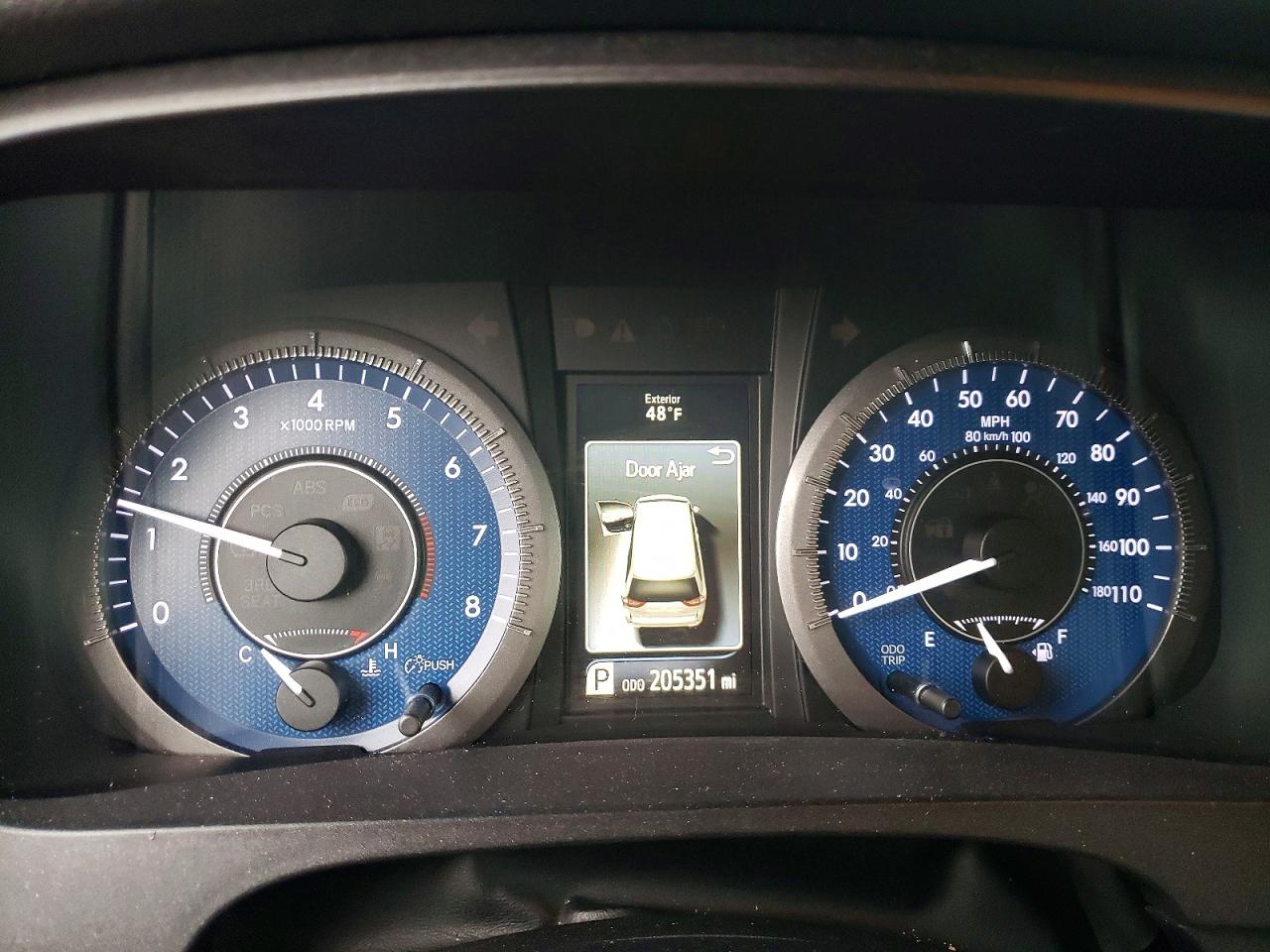 2016 TOYOTA SIENNA XLE photo 9