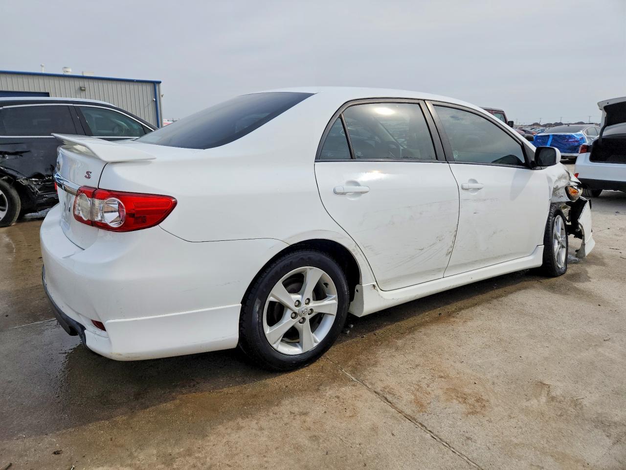 2011 TOYOTA COROLLA S photo 5