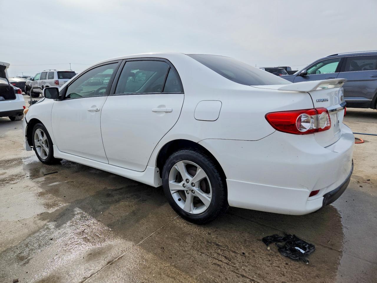 2011 TOYOTA COROLLA S photo 3