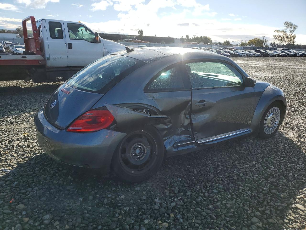 2014 VOLKSWAGEN BEETLE TURBO photo 3