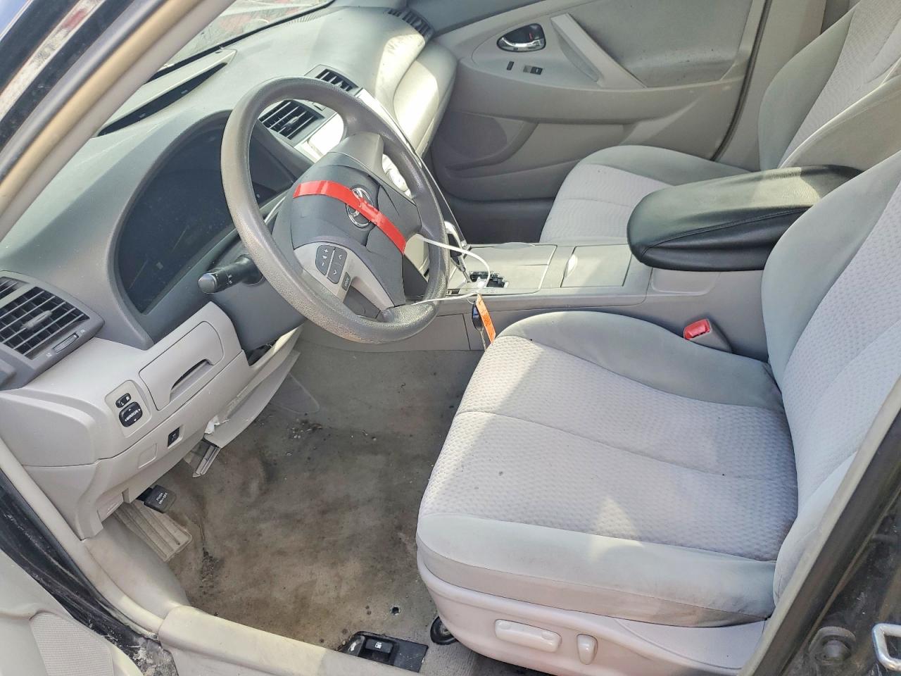 2011 TOYOTA CAMRY photo 7
