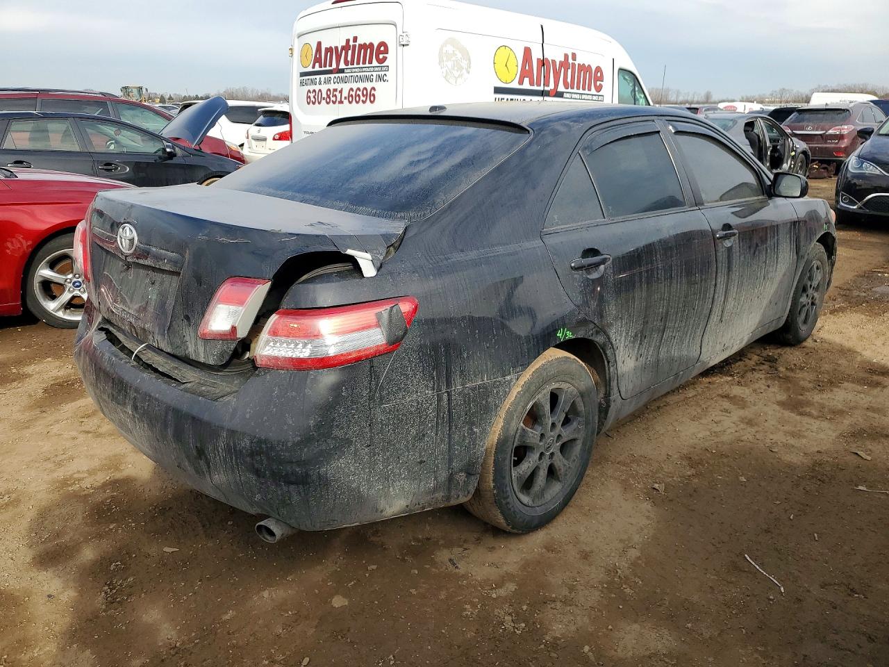 2011 TOYOTA CAMRY photo 3