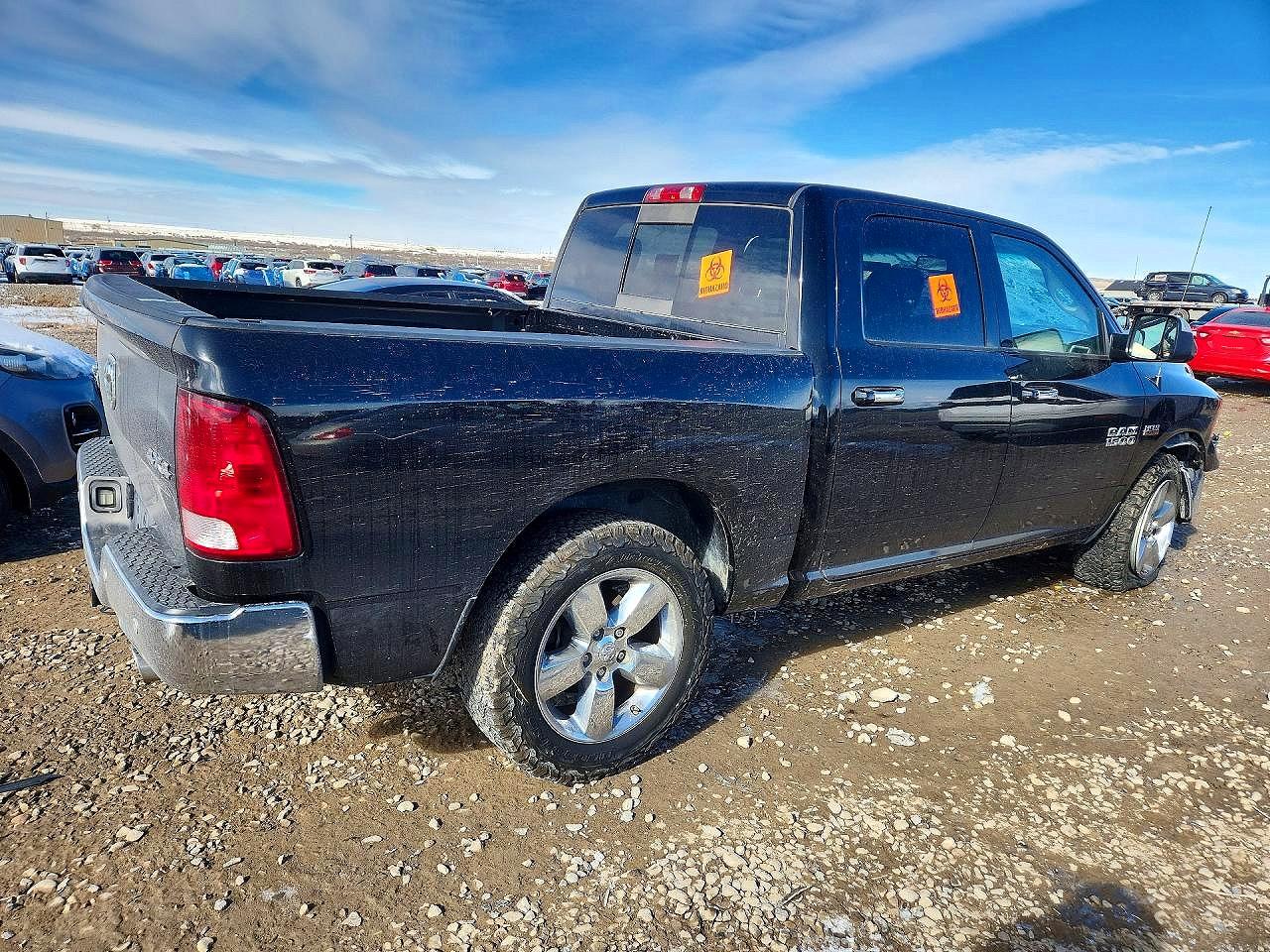 2016 RAM 1500 SLT photo 3