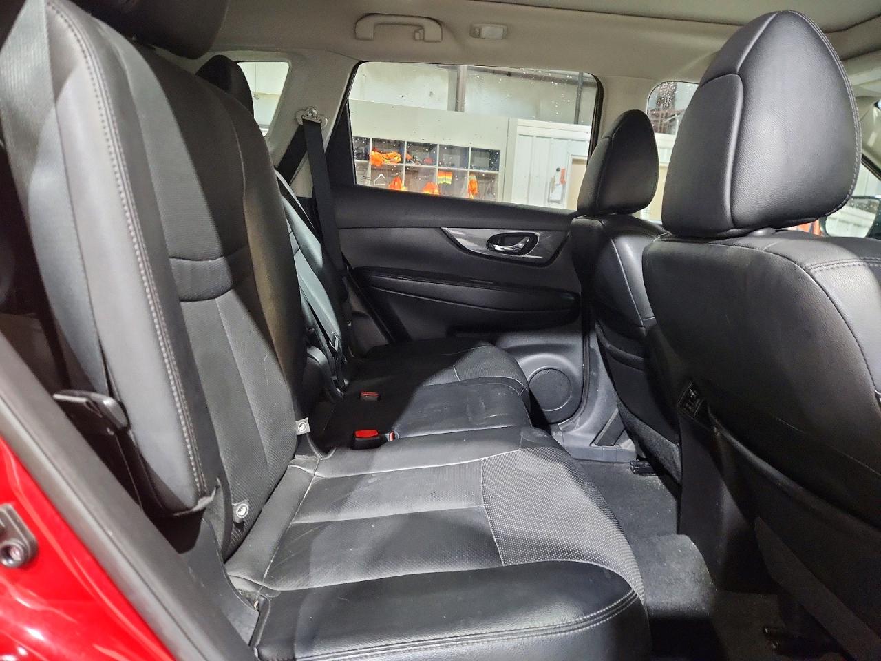 2016 NISSAN ROGUE SL photo 11