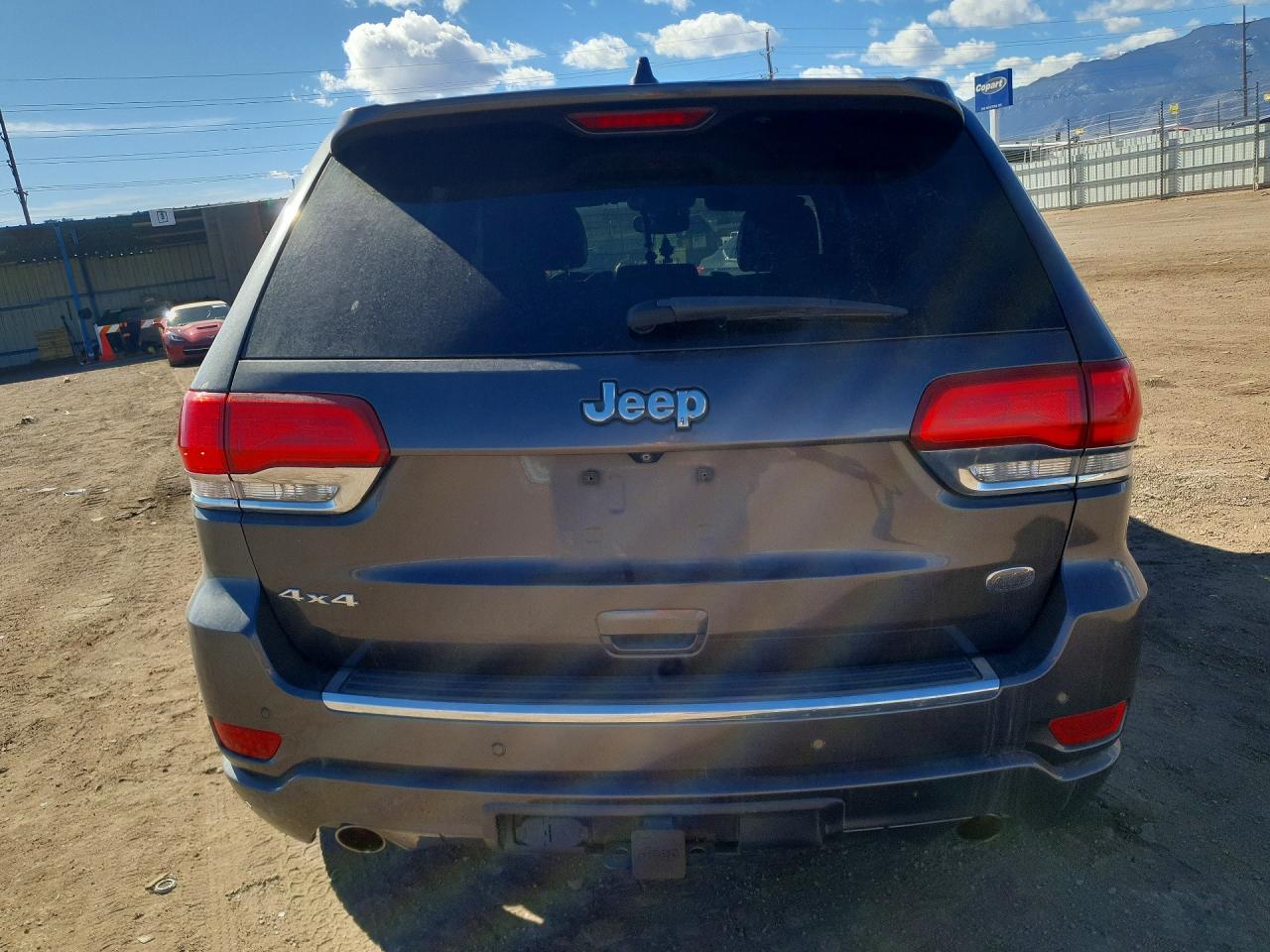 2018 JEEP GRAND CHEROKEE OVERLAND photo 11