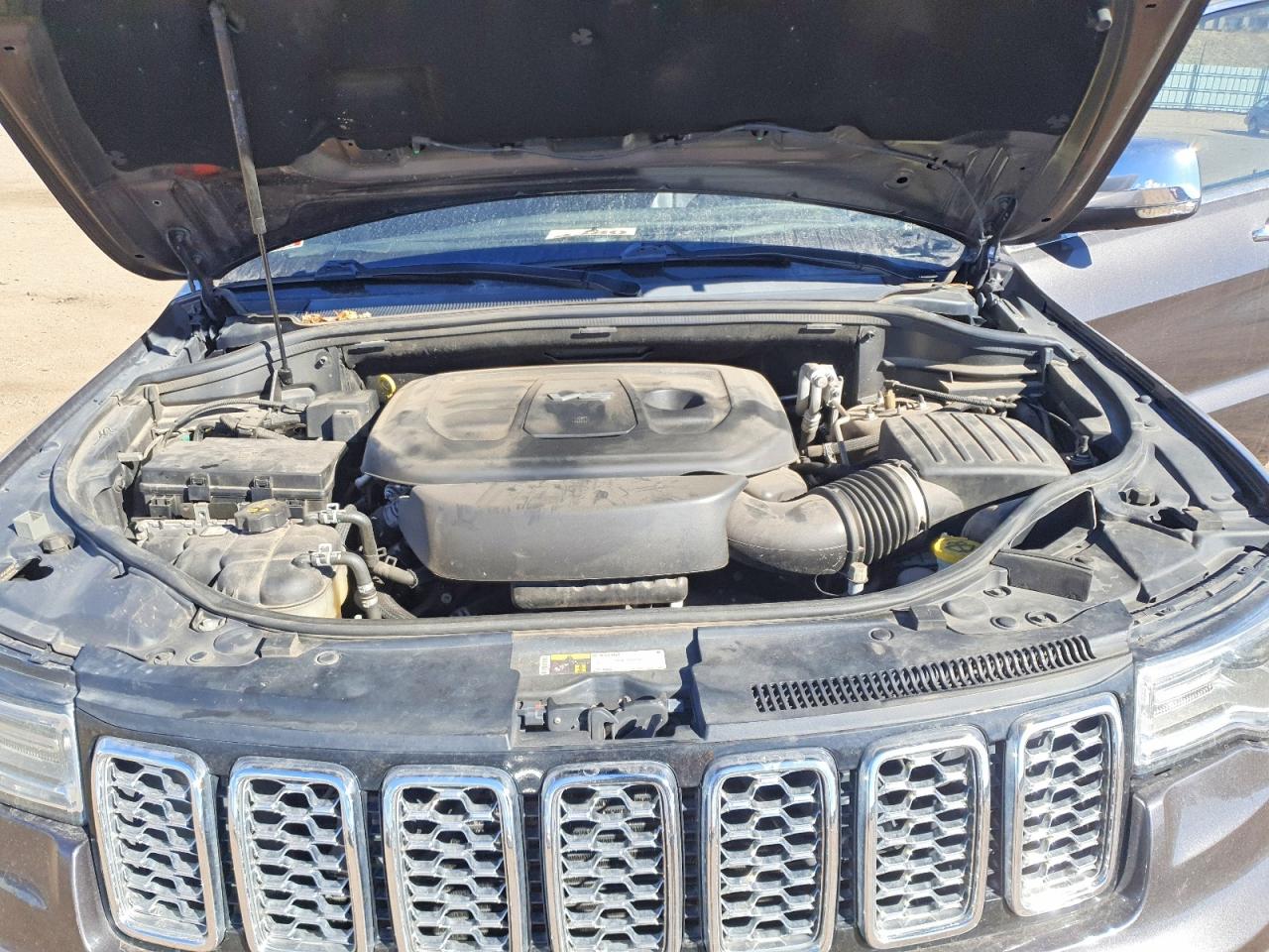 2018 JEEP GRAND CHEROKEE OVERLAND photo 23