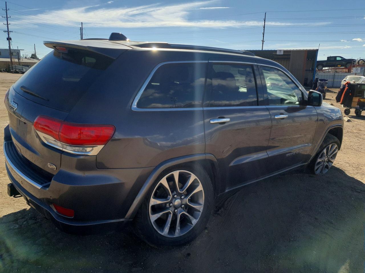 2018 JEEP GRAND CHEROKEE OVERLAND photo 5