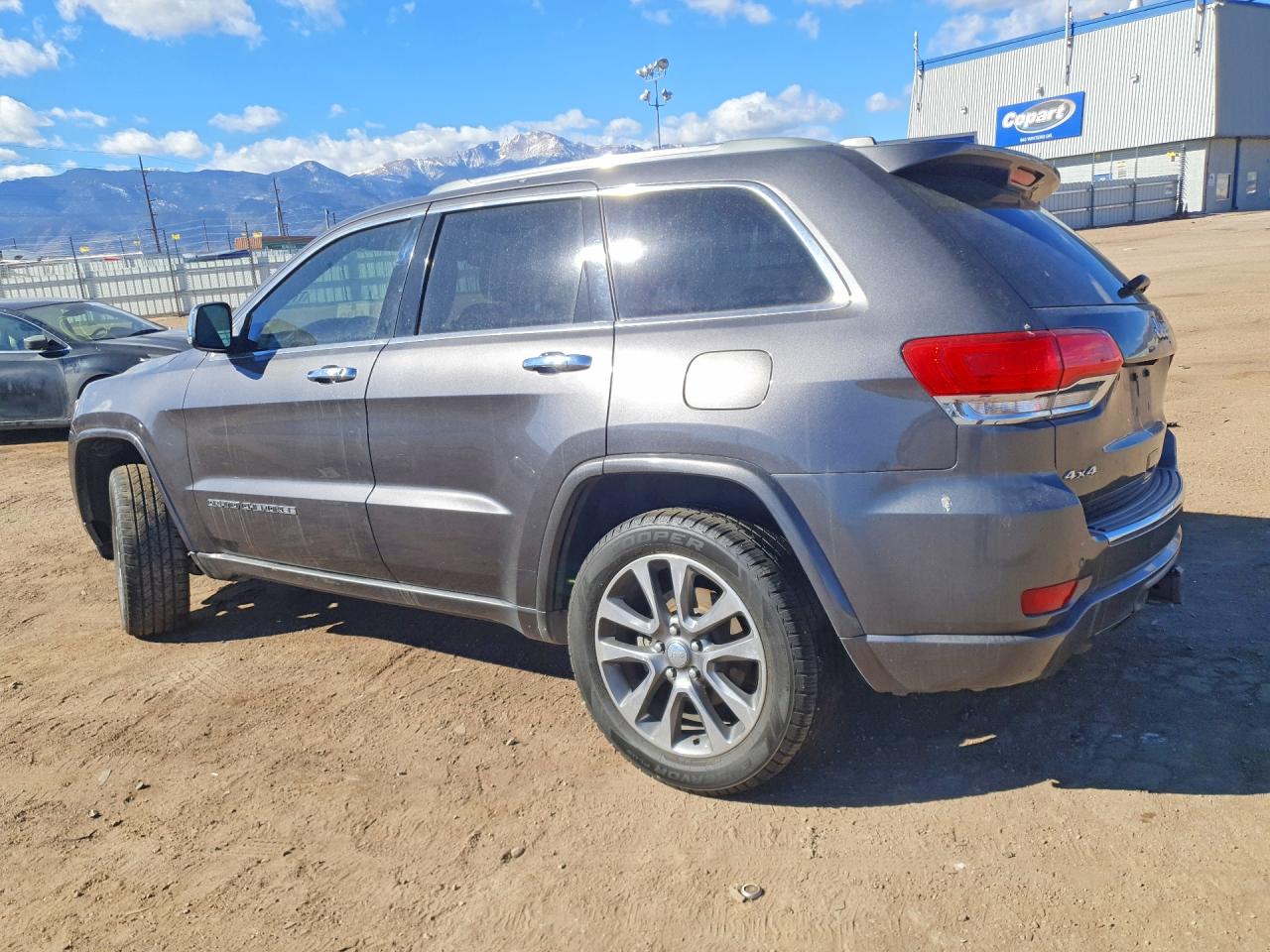 2018 JEEP GRAND CHEROKEE OVERLAND photo 3