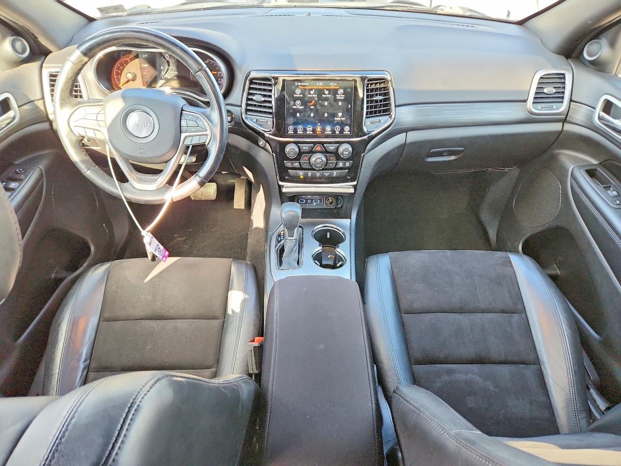 2020 JEEP GRAND CHEROKEE LAREDO photo 8