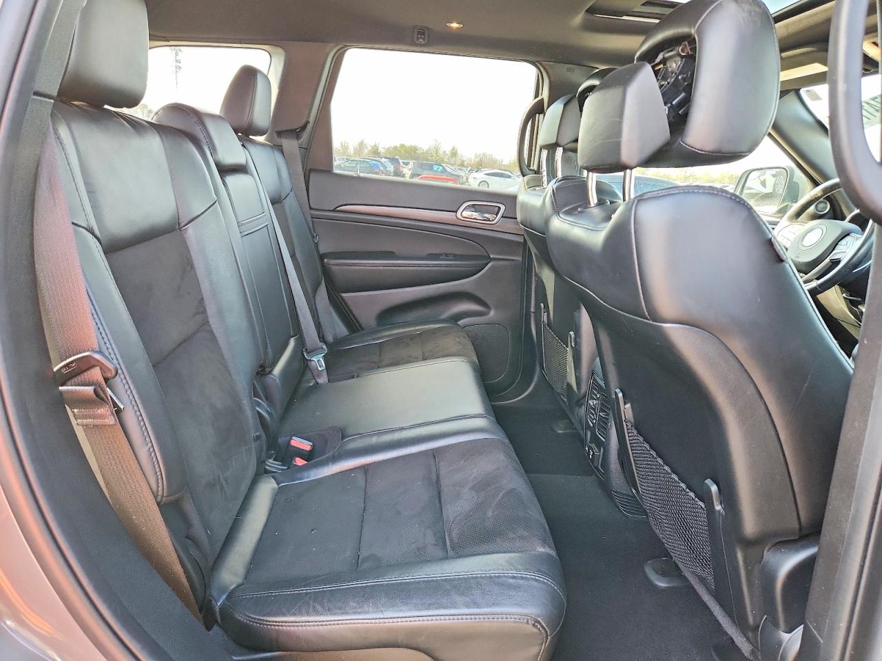 2020 JEEP GRAND CHEROKEE LAREDO photo 11