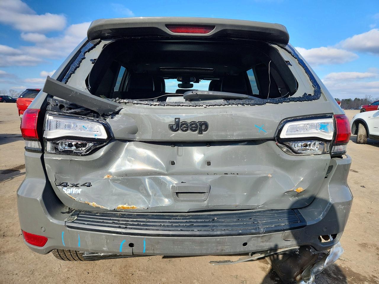 2020 JEEP GRAND CHEROKEE LAREDO photo 6