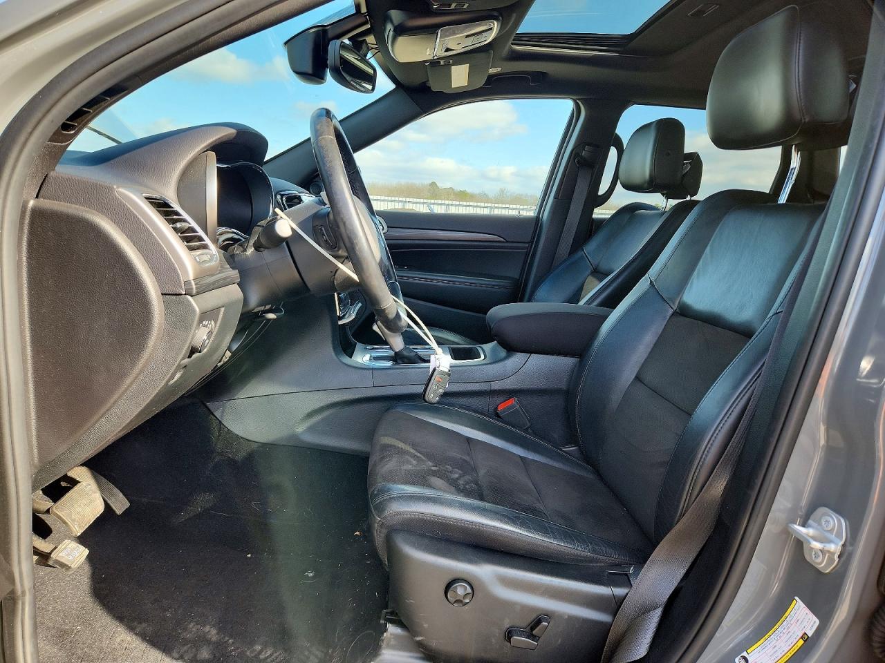 2020 JEEP GRAND CHEROKEE LAREDO photo 7