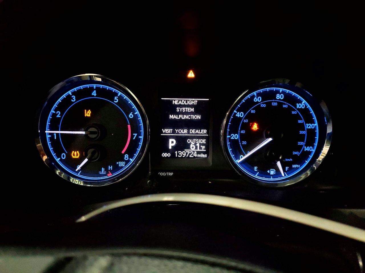 2017 TOYOTA COROLLA LE photo 9