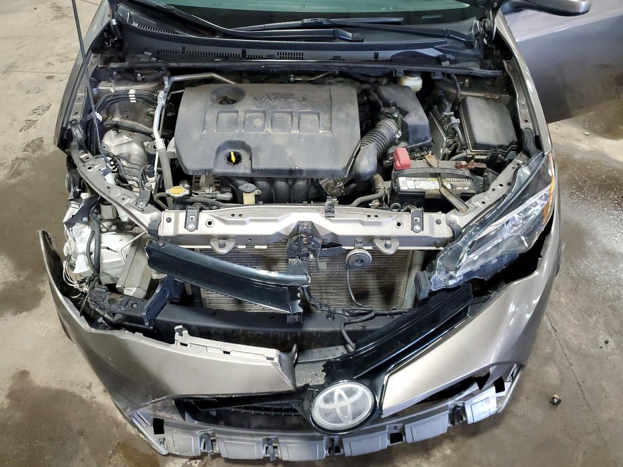 2017 TOYOTA COROLLA LE photo 11