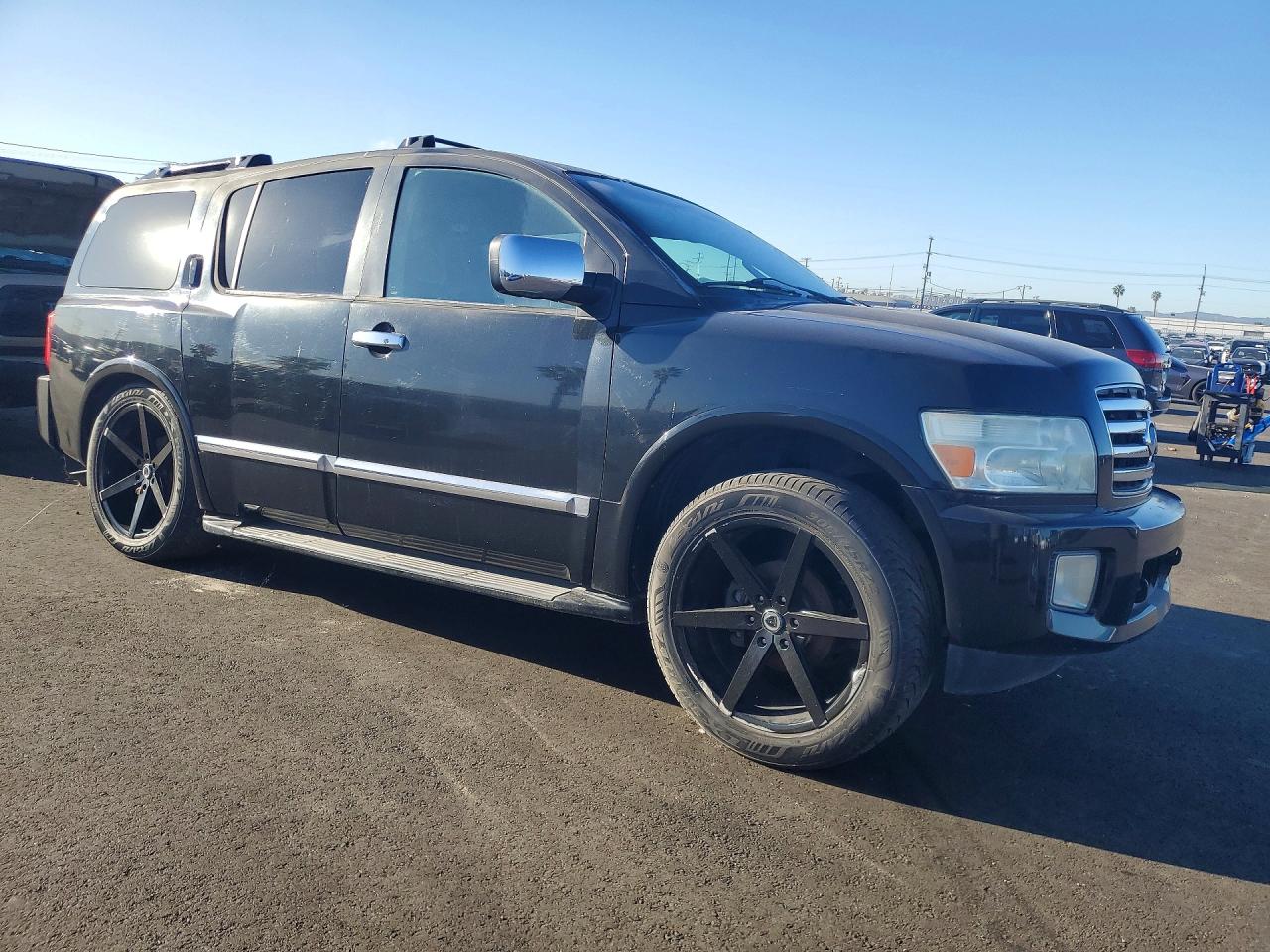 2004 INFINITI QX56 photo 4