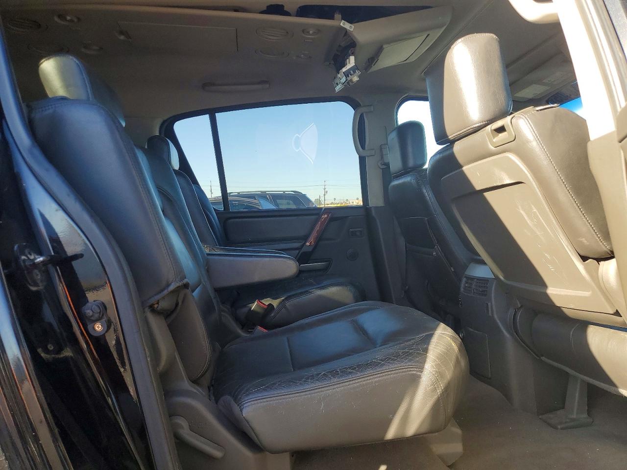 2004 INFINITI QX56 photo 11