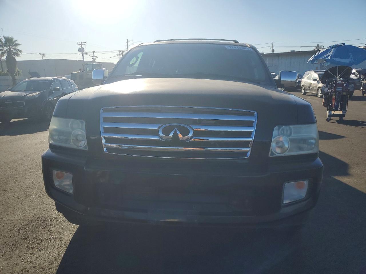 2004 INFINITI QX56 photo 5