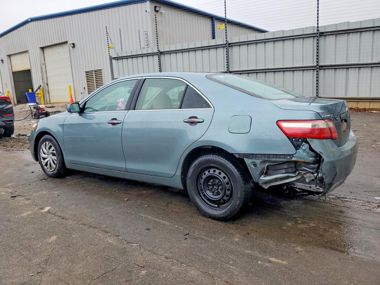 2008 TOYOTA CAMRY LE photo 2