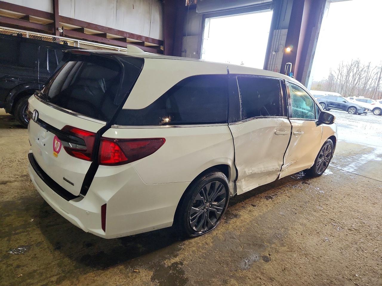 2025 HONDA ODYSSEY TOURING photo 5