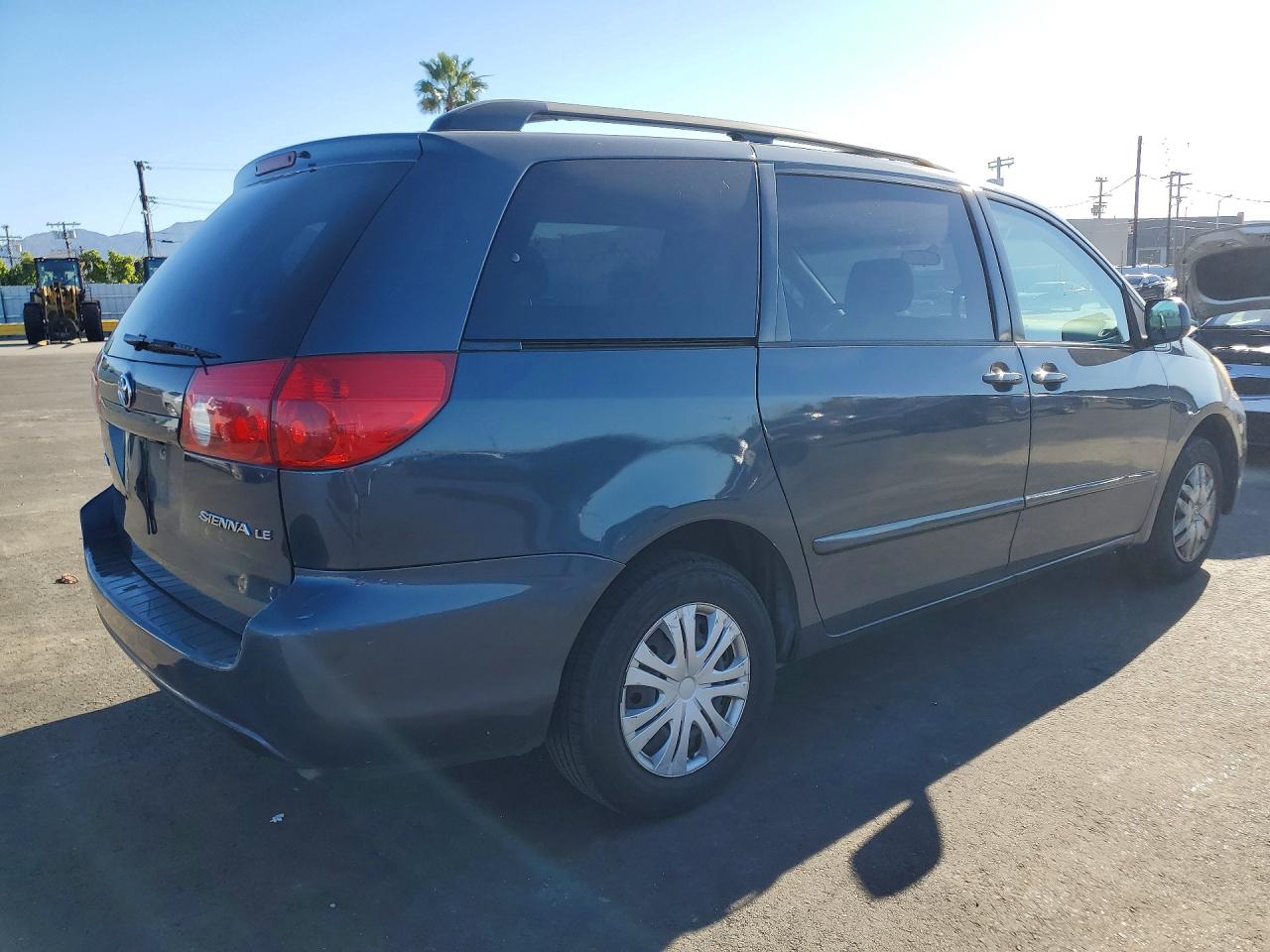 2006 TOYOTA SIENNA CE photo 3