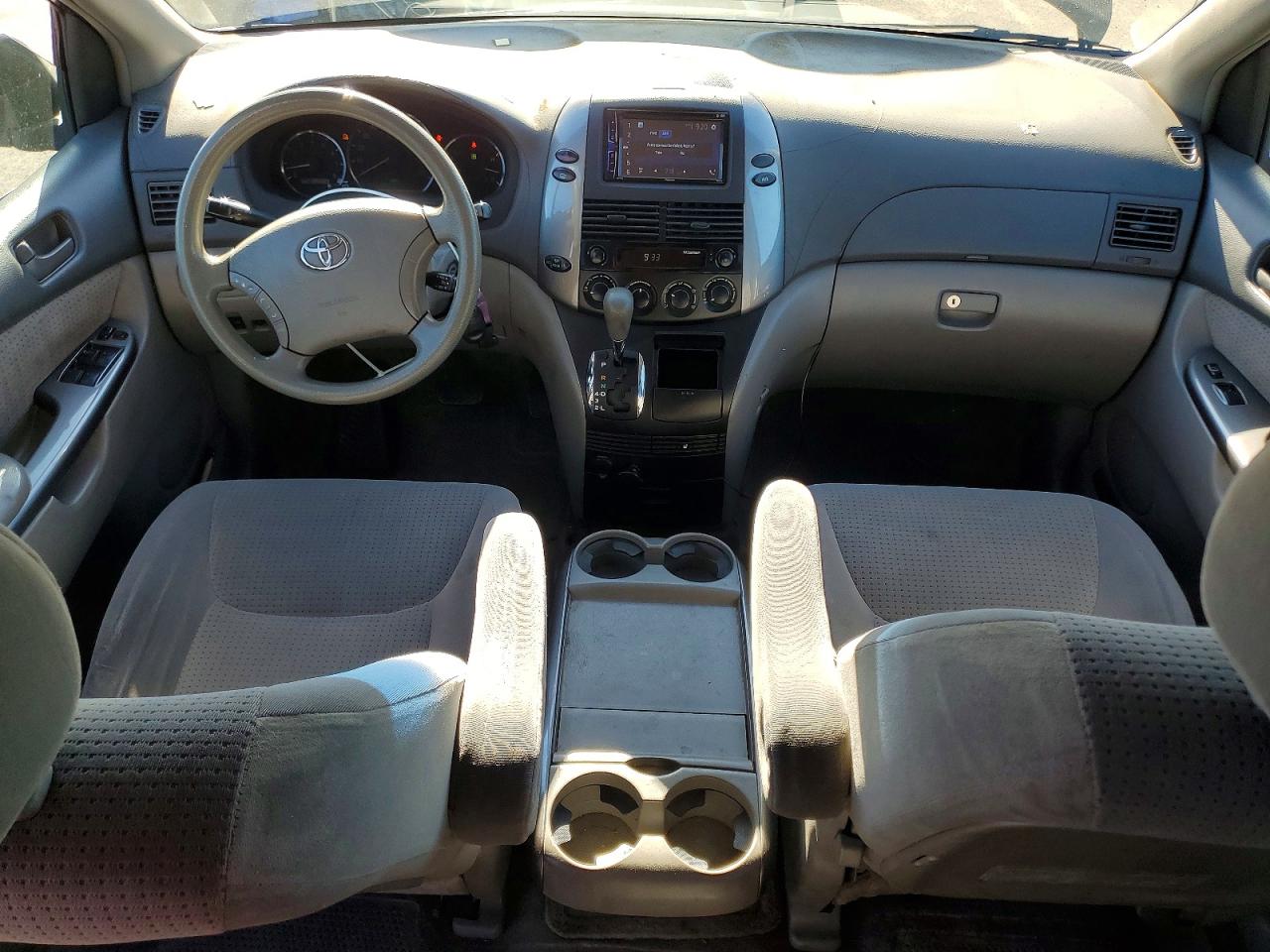 2006 TOYOTA SIENNA CE photo 8
