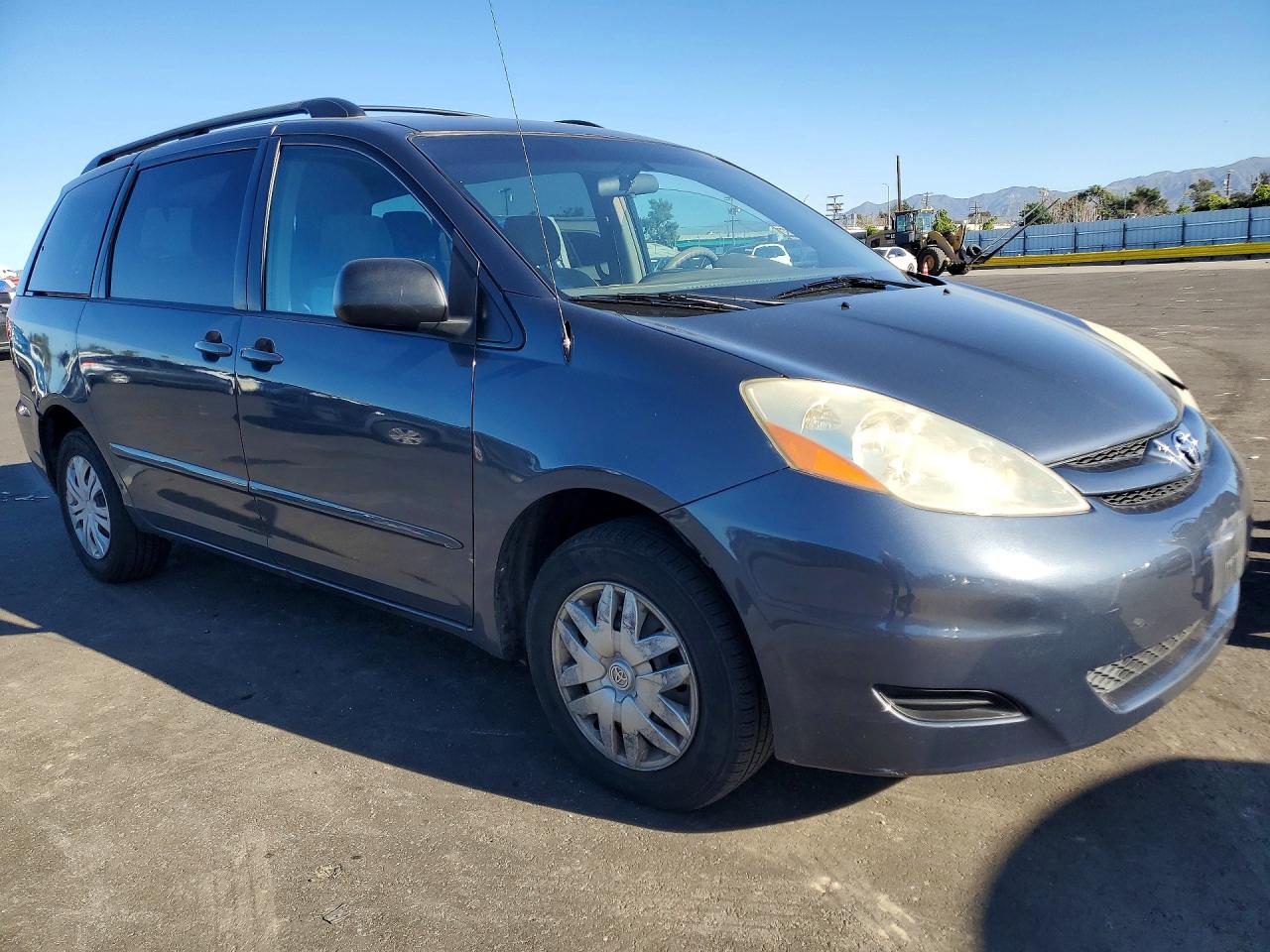 2006 TOYOTA SIENNA CE photo 4