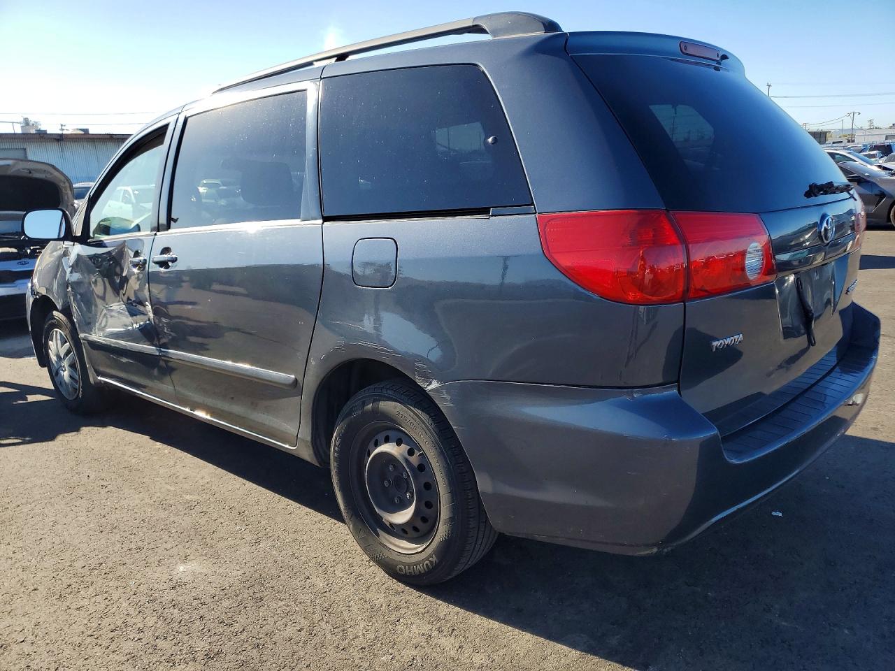 2006 TOYOTA SIENNA CE photo 2