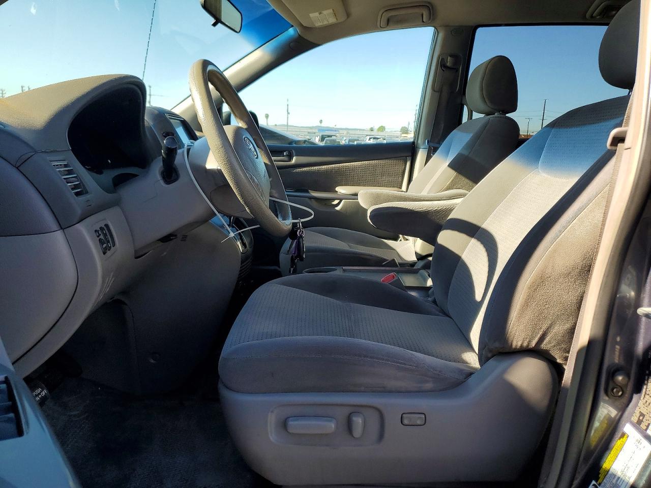 2006 TOYOTA SIENNA CE photo 7