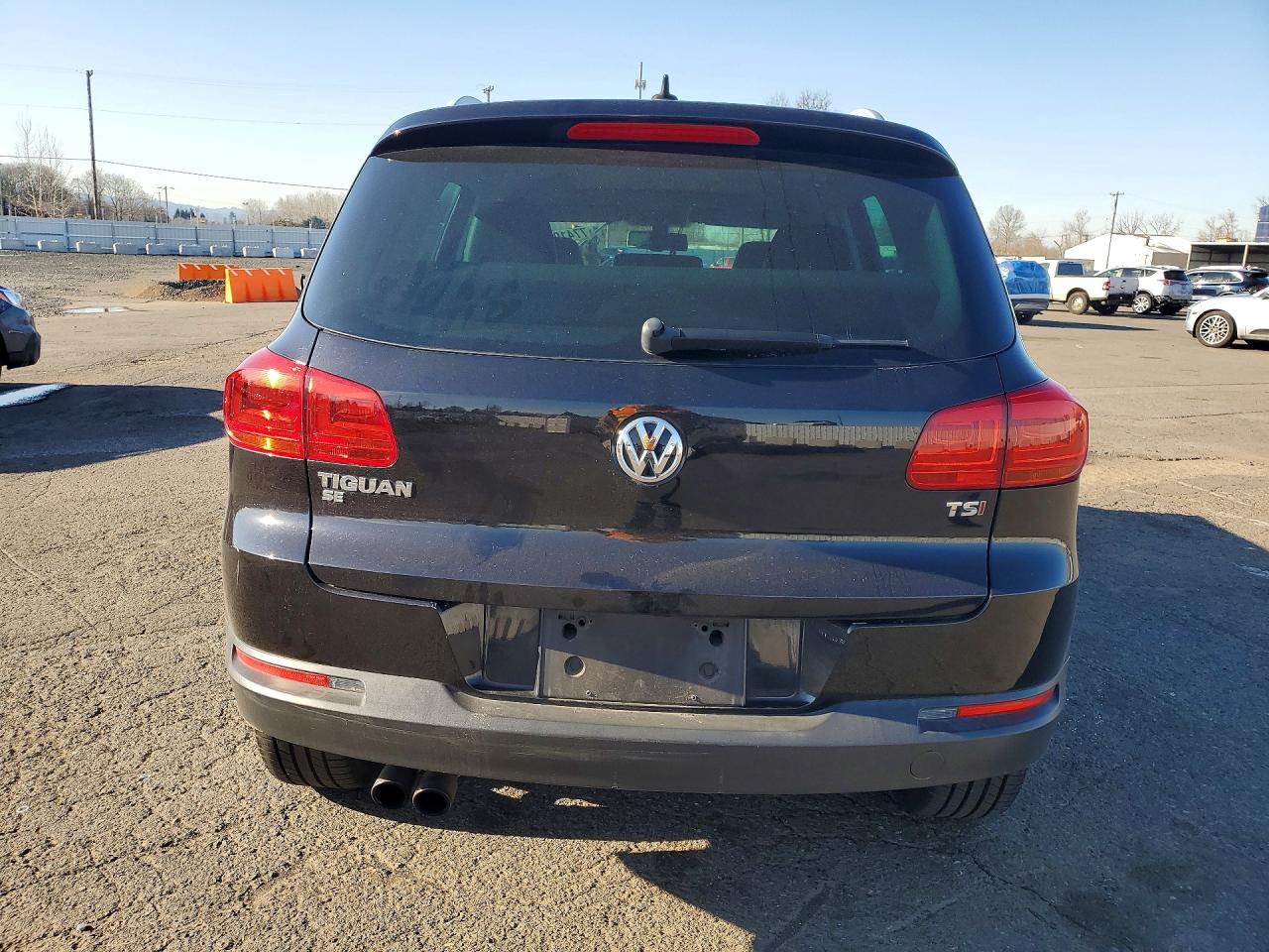 2016 VOLKSWAGEN TIGUAN S photo 11